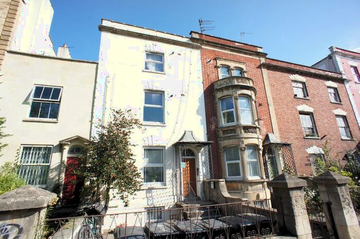 1 Bedroom Flat To Rent In Cheltenham Road, Montpelier, Bristol, BS6