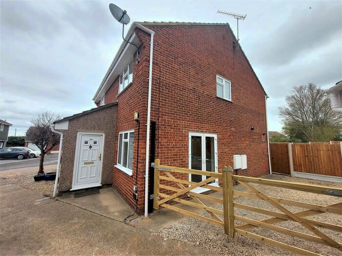 2 Bedroom Semi-Detached House To Rent In Tillingham Way, Rayleigh, SS6