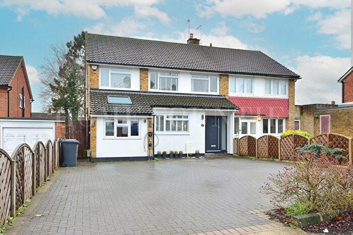 4 Bedroom Semi-Detached House For Sale In Tiverton Road, Potters Bar, EN6