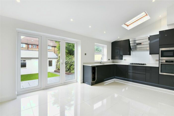 5 Bedroom Terraced House To Rent In Gateside Road, Tooting, London, SW17