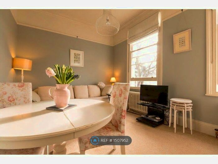 2 Bedroom Flat To Rent In Sydenham Road North, Cheltenham, GL52