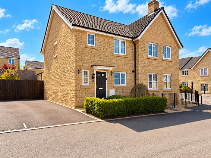 3 Bedroom Semi-Detached House For Sale In Peregrine Road, Brockworth, Gloucester, GL3