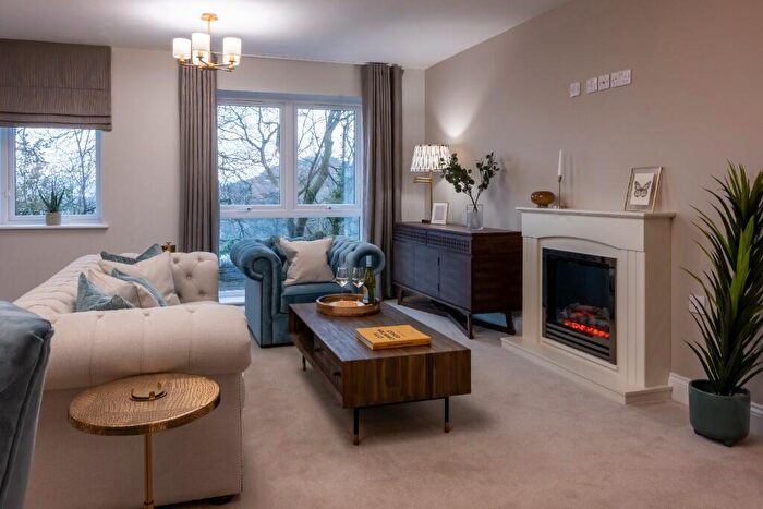 2 Bedroom Apartment To Rent In Elmwood Drive, Brighouse, West Yorkshire, HD6