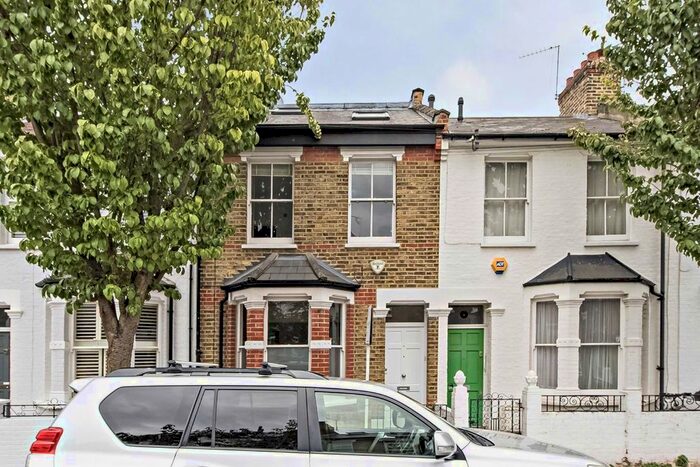 3 Bedroom Property To Rent In Brecon Road, London, W6