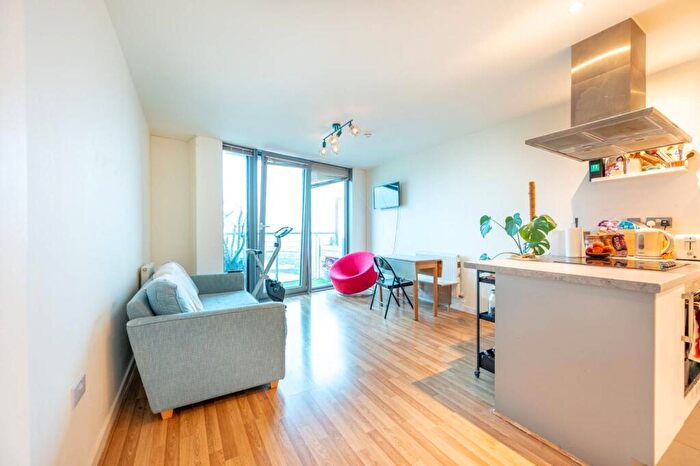 1 Bedroom Flat To Rent In Stratford, Stratford, London, E15