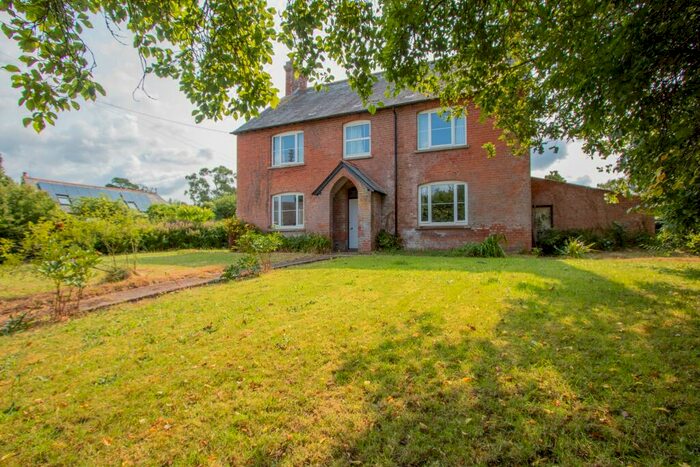 4 Bedroom Detached House For Sale In Marsh Green, Exeter, EX5