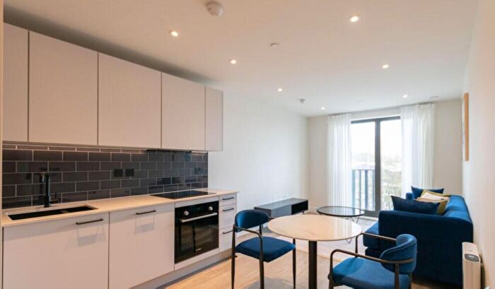 1 Bedroom Apartment To Rent In Curzon Wharf, Glasswater Locks, Pitt Street, Birmingham, B4
