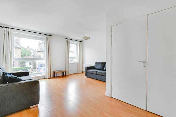 5 Bedroom Town House To Rent In Howards Lane, Putney, London, SW15