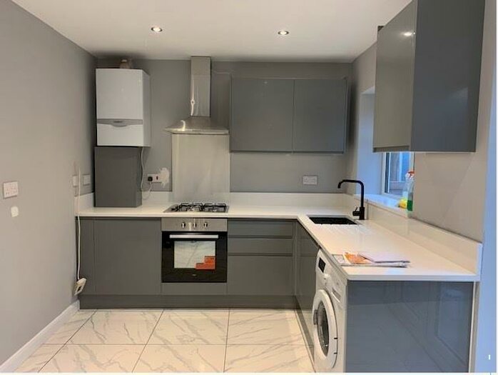 3 Bedroom Semi-Detached House To Rent In Shinfield Rise, Reading, RG2