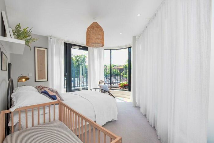 2 Bedroom Apartment To Rent In Gipsy Road, West Norwood, SE27