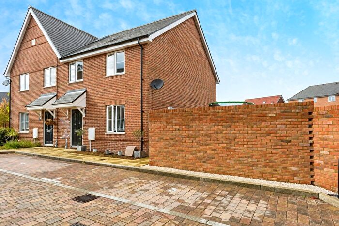 3 Bedroom Semi-Detached House For Sale In Crows Wood, Faygate, Horsham, West Sussex, RH12
