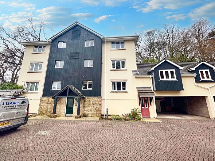 2 Bedroom Flat To Rent In St. Marychurch Road, Newton Abbot, TQ12