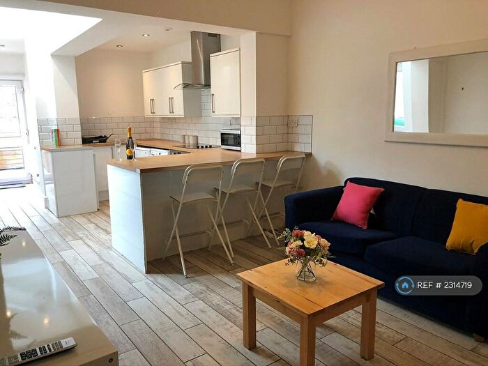 5 Bedroom Terraced House To Rent In Chilwell Street, Nottingham, NG7