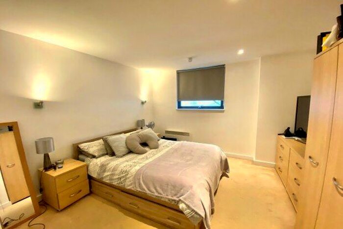 2 Bedroom Flat To Rent In Isaac Way, Manchester, M4