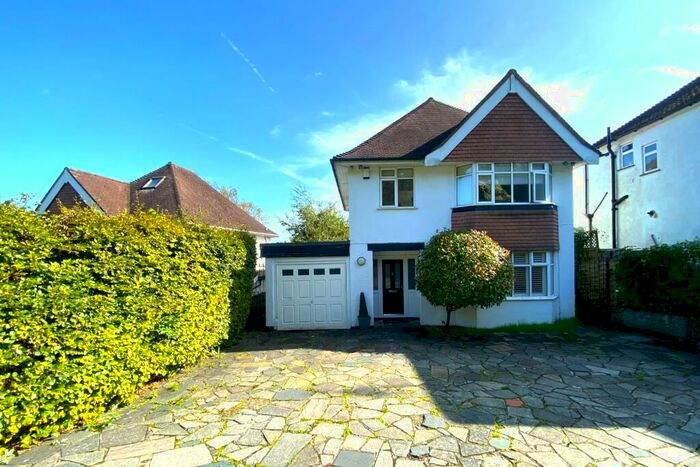 3 Bedroom Detached House To Rent In Burntwood Lane, Caterham, CR3