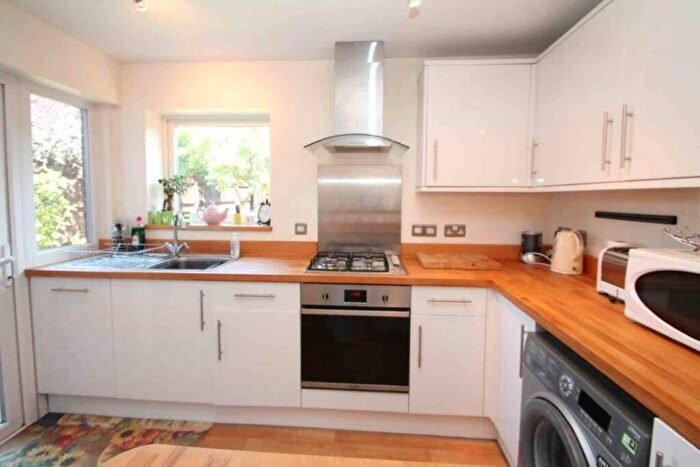 2 Bedroom Maisonette To Rent In Windmill Road, Hemel Hempstead, Hertfordshire, HP2