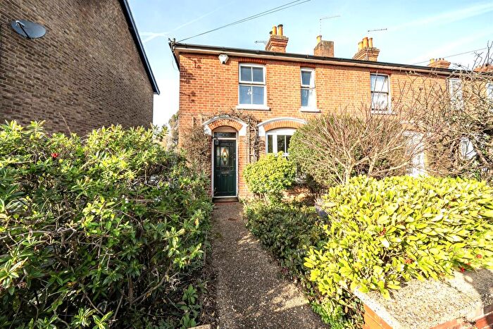 2 Bedroom End Of Terrace House For Sale In Penyston Road, Maidenhead, SL6
