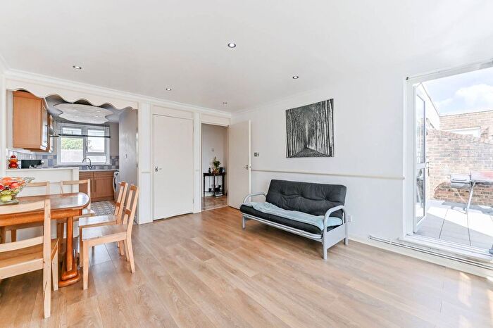 1 Bedroom Flat For Sale In Spencer Road, Mitcham, CR4