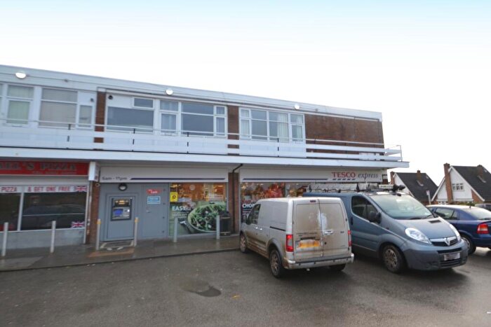3 Bedroom Flat To Rent In Link Road, Spring Park, Northampton, NN2