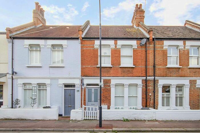 2 Bedroom Property To Rent In Willow Vale, London, W12