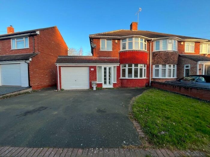 3 Bedroom Semi-Detached House To Rent In Henley Crescent, Solihull, West Midlands, B91