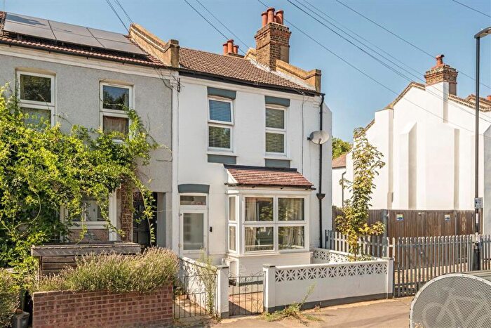 3 Bedroom House For Sale In Malyons Road, Ladywell, SE13