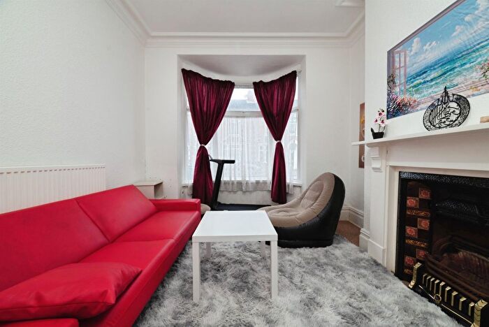 3 Bedroom Terraced House For Sale In Clumber Street, Hull, HU5