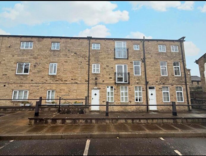 1 Bedroom Flat To Rent In Nicolsons Place, Silsden, Keighley, West Yorkshire, BD20