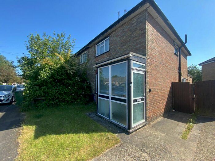 3 Bedroom Semi-Detached House To Rent In Gordon Avenue, Woodston, Peterborough, PE2