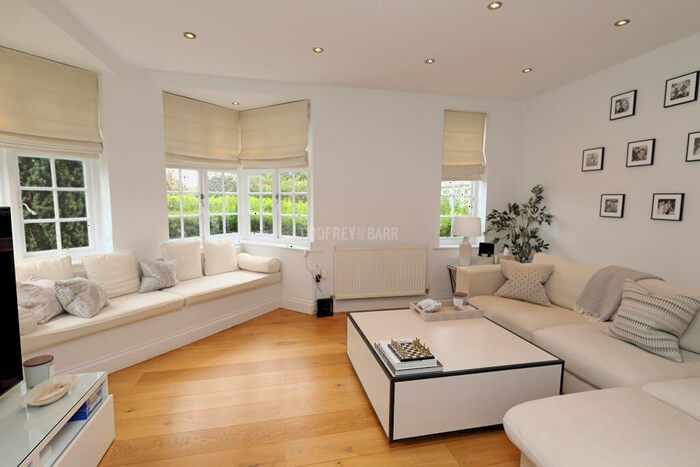 3 Bedroom Semi-Detached House To Rent In Midholm, Hampstead Garden Suburb, NW11