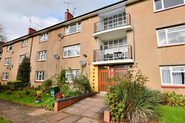 2 Bedroom Flat To Rent In Packington Avenue, Allesley Village, Coventry - Two Bedroom Top Floor Flat, CV5