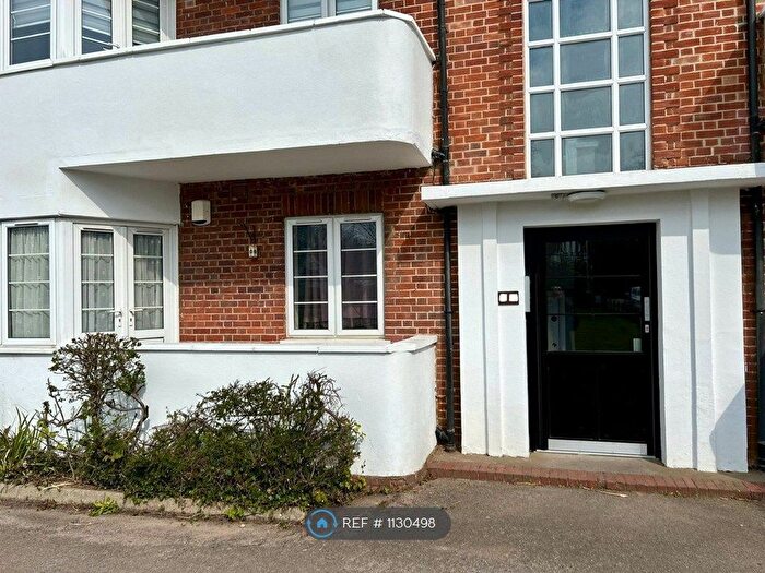 2 Bedroom Flat To Rent In Deacons Hill Road, Elstree, Borehamwood, WD6