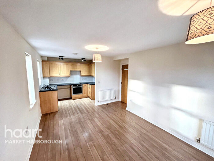 2 Bedroom Flat For Sale In Fount Court, Market Harborough, LE16