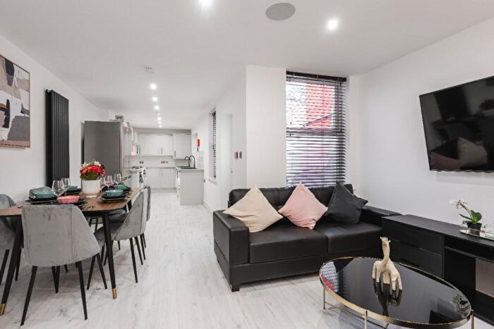 4 Bedroom House To Rent In Hannan Road, Liverpool, L6