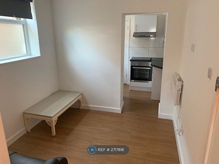 1 Bedroom Flat To Rent In Green Lanes, London, N13