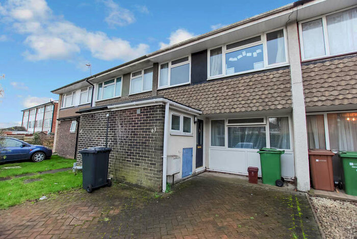 4 Bedroom Terraced House To Rent In Guildford Park Avenue, GU2