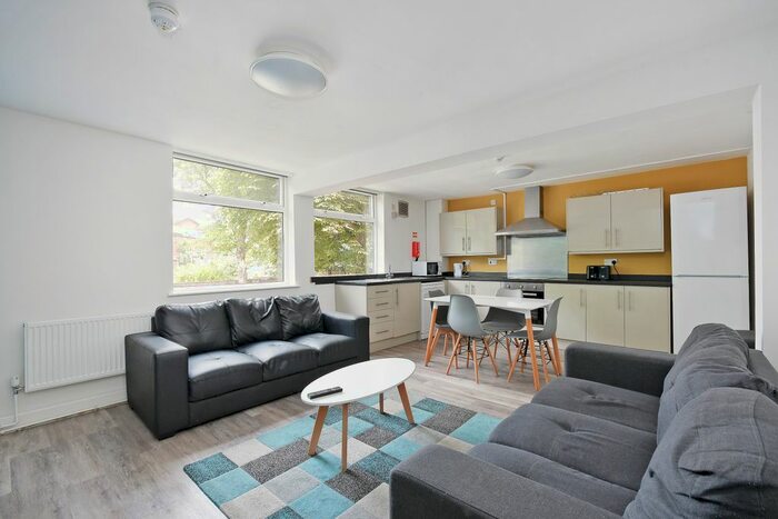 4 Bedroom Flat To Rent In Broomgrove Road, Sheffield, S10