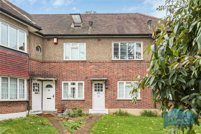 2 Bedroom Flat To Rent In Crescent Road, Finchley Central, London, N3