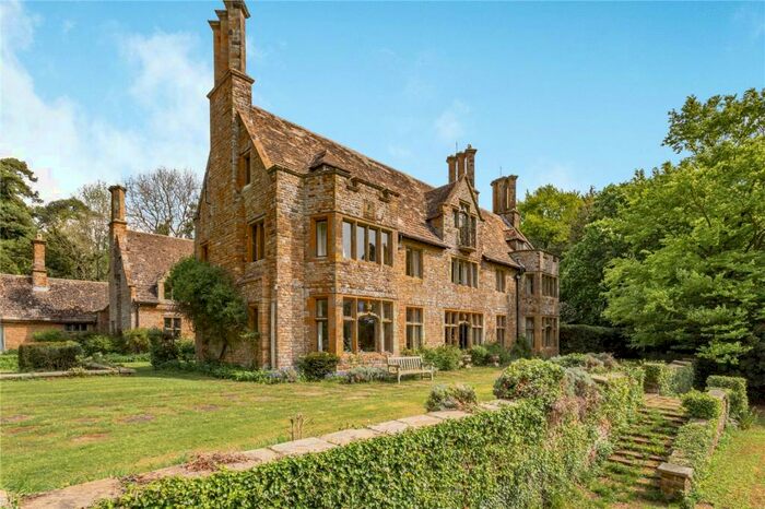 14 Bedroom Detached House For Sale In Haselbech, Northamptonshire, NN6
