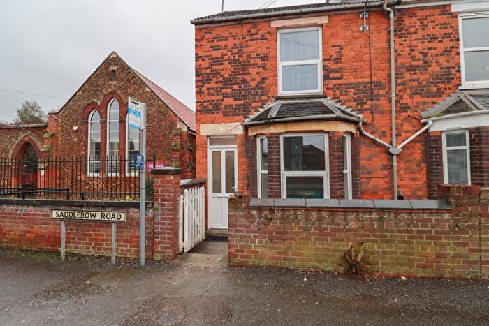 3 Bedroom End Of Terrace House To Rent In Saddlebow Road, PE30