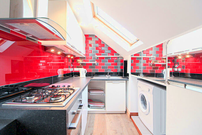 3 Bedroom Flat To Rent In Worple Road, Epsom, KT18