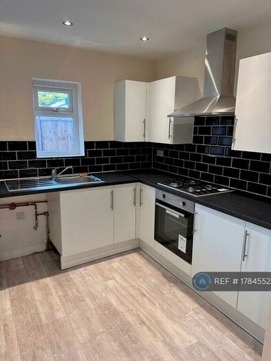 3 Bedroom Semi-Detached House To Rent In Romsey Close, Stanford-Le-Hope, SS17