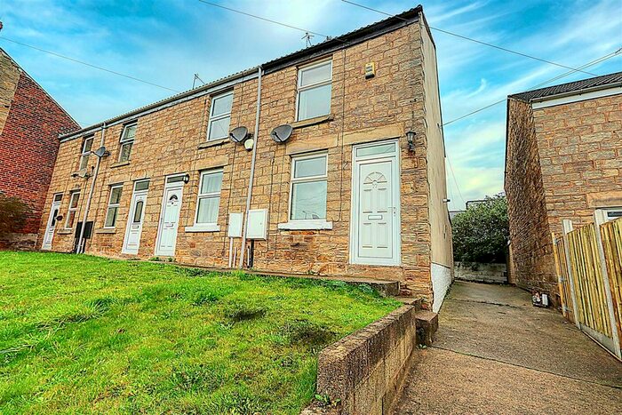 2 Bedroom End Of Terrace House To Rent In High Street, New Whittington, Chesterfield, Derbyshire, S43