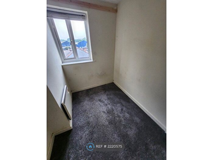 2 Bedroom Flat To Rent In Berlington Court, Bristol, BS1