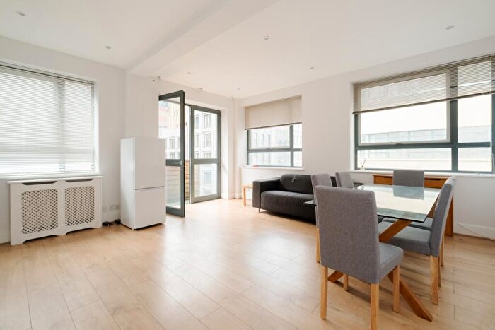 2 Bedroom Apartment To Rent In Portsoken Street, E1