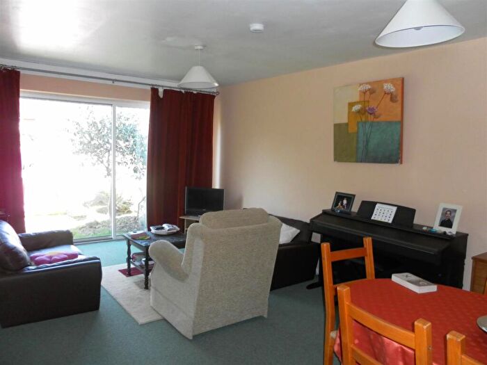 2 Bedroom Flat To Rent In Wellman Croft, Selly Oak, Birmingham, B29