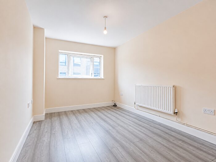 2 Bedroom Flat To Rent In Sprowston Road, London, E7