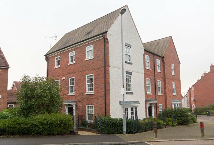 4 Bedroom Town House To Rent In Willow Road, LE12