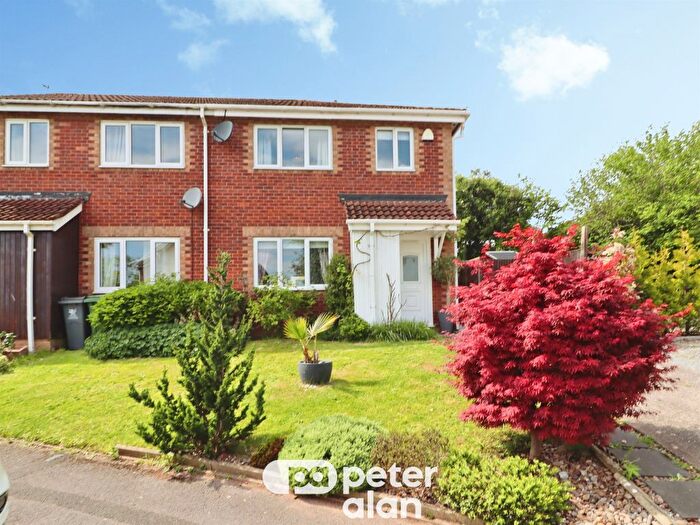 3 Bedroom End Of Terrace House For Sale In Pinecrest Drive, Thornhill, Cardiff, CF14