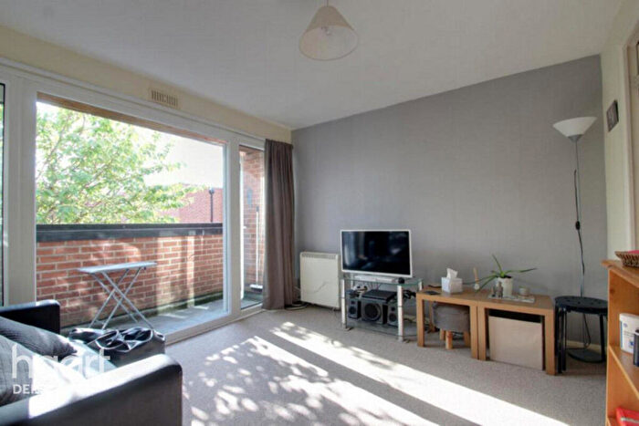 Studio To Rent In Burns Road, Loughborough, LE11